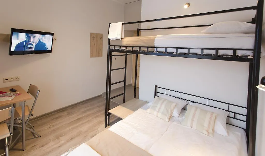 Arcus Premium Hostel Warsaw 0*,  Poland